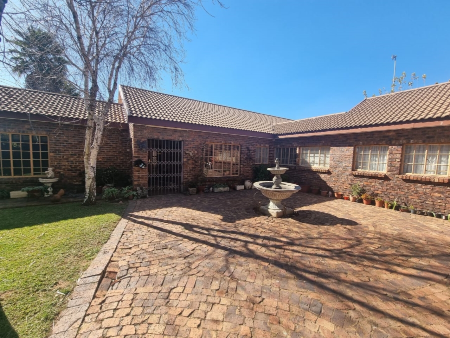 3 Bedroom Property for Sale in Vaalpark Free State